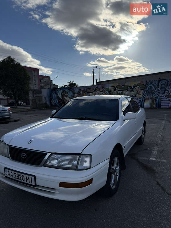 Седан Toyota Avalon 1996 в Киеве фото Седан Toyota Avalon 1996 в Киеве