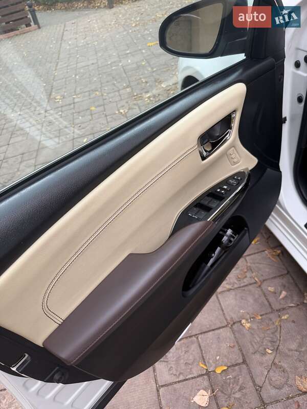 Седан Toyota Avalon 2013 в Одессе