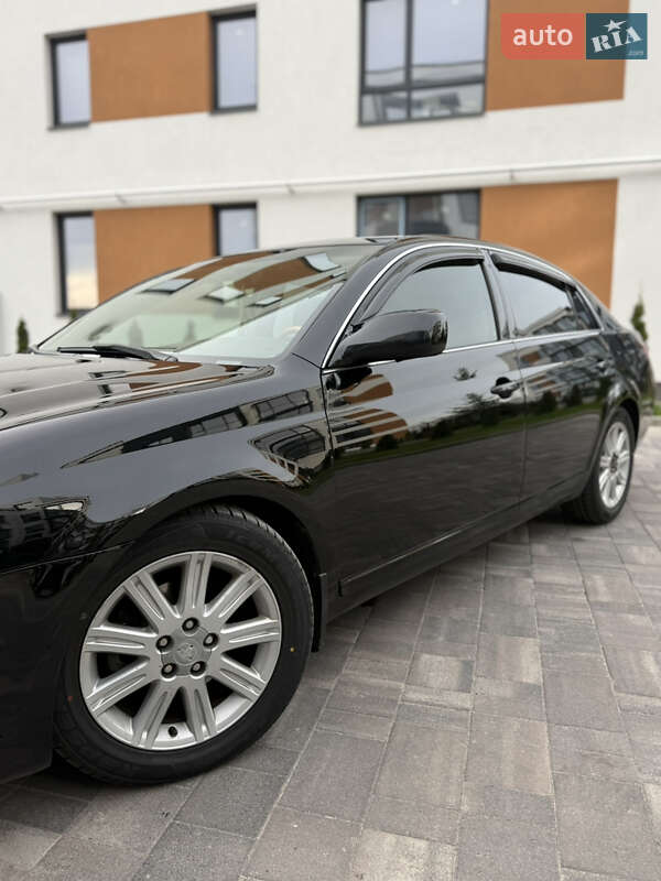 Седан Toyota Avalon 2006 в Рівному