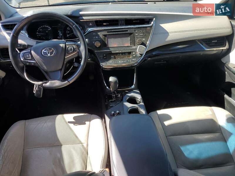 Седан Toyota Avalon 2014 в Львові