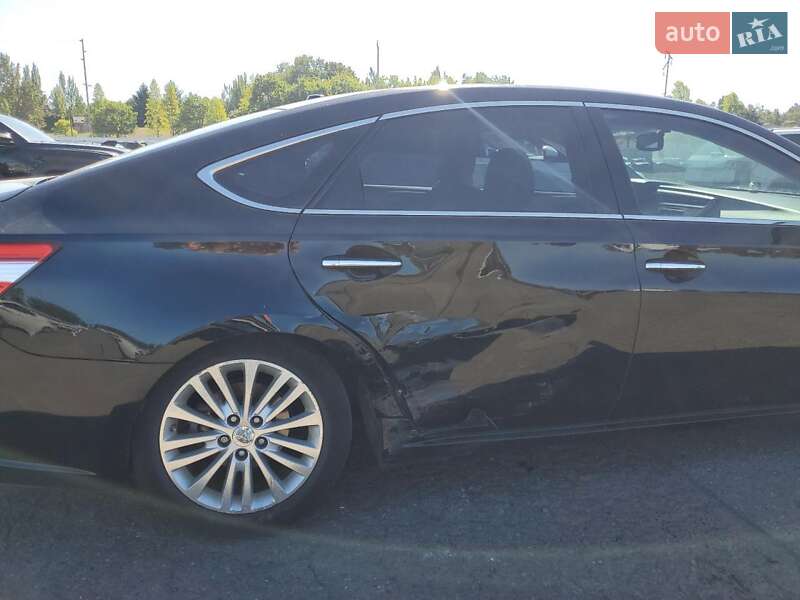 Седан Toyota Avalon 2014 в Львові