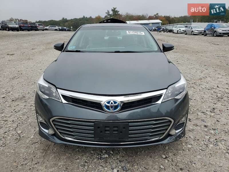 Седан Toyota Avalon 2015 в Львове