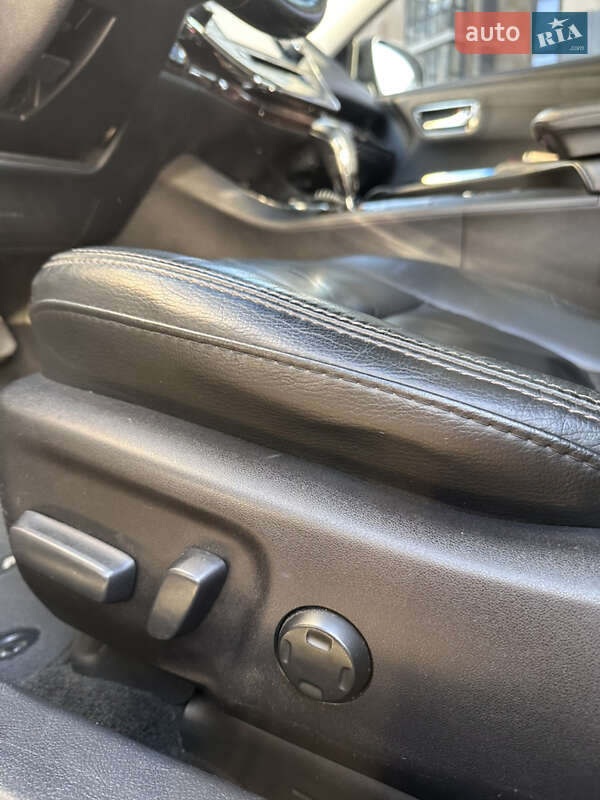 Седан Toyota Avalon 2015 в Луцке