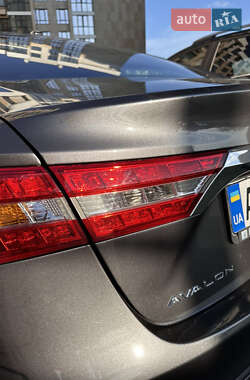 Седан Toyota Avalon 2015 в Луцке