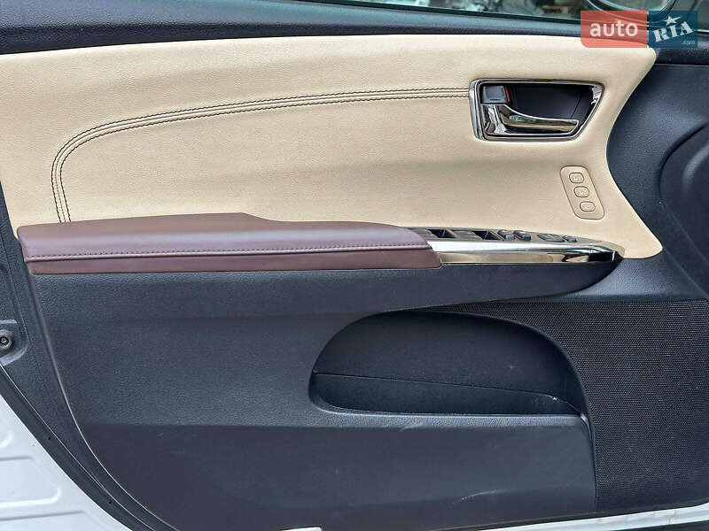 Седан Toyota Avalon 2013 в Одессе