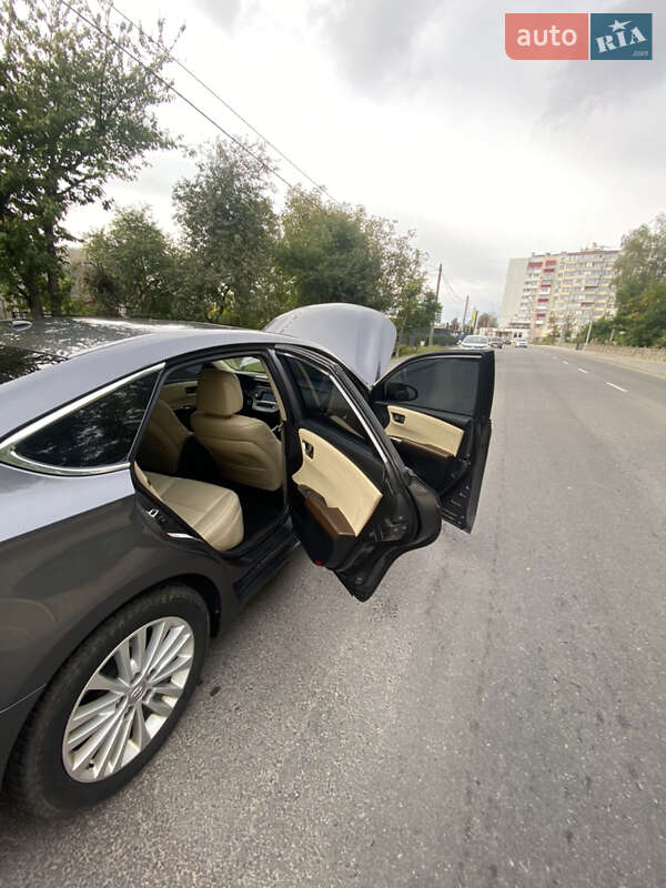 Седан Toyota Avalon 2015 в Гнивани