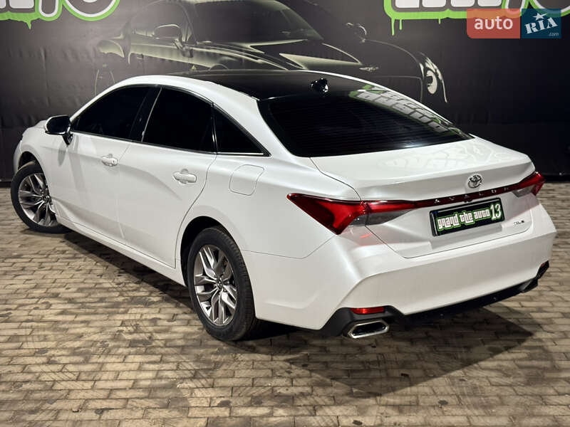 Седан Toyota Avalon 2018 в Одесі