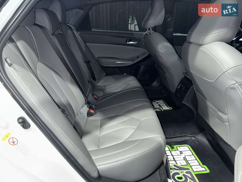 Седан Toyota Avalon 2018 в Одесі