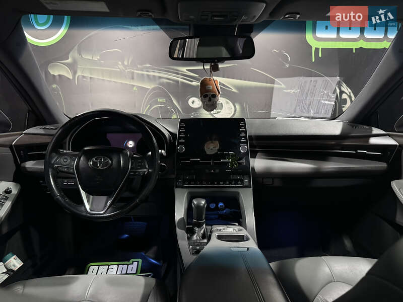 Седан Toyota Avalon 2018 в Одесі