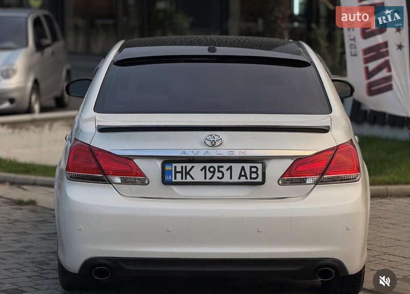 Седан Toyota Avalon 2011 в Ужгороді