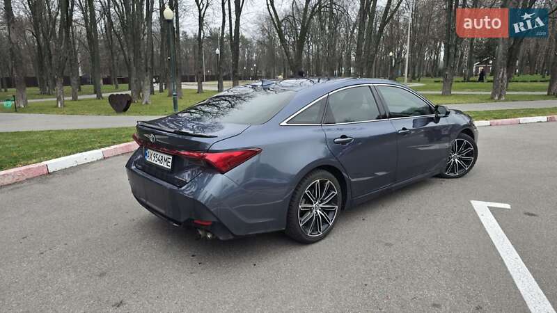 Седан Toyota Avalon 2019 в Харкові