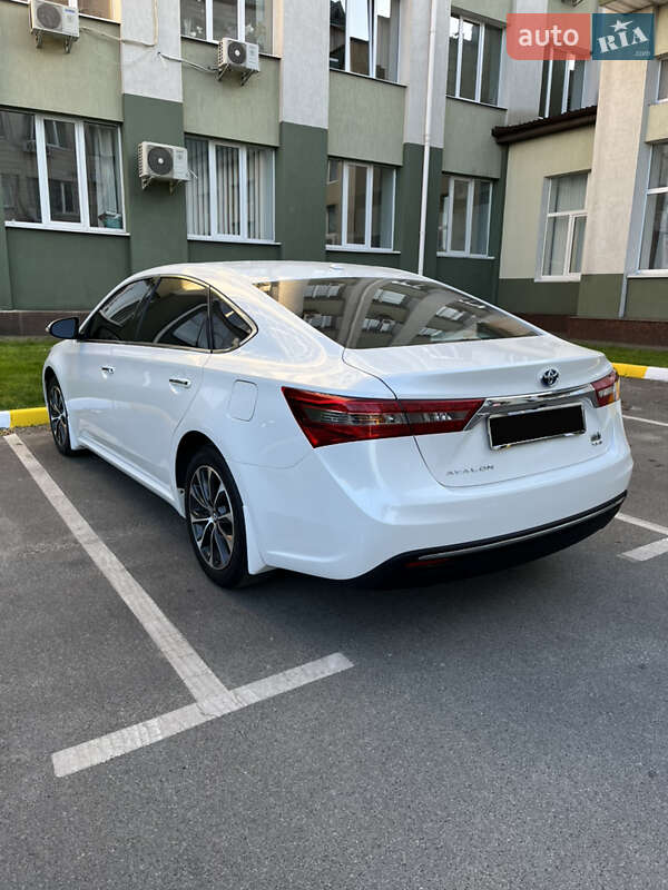 Toyota Avalon 2016