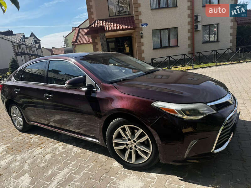 Седан Toyota Avalon 2015 в Ужгороде