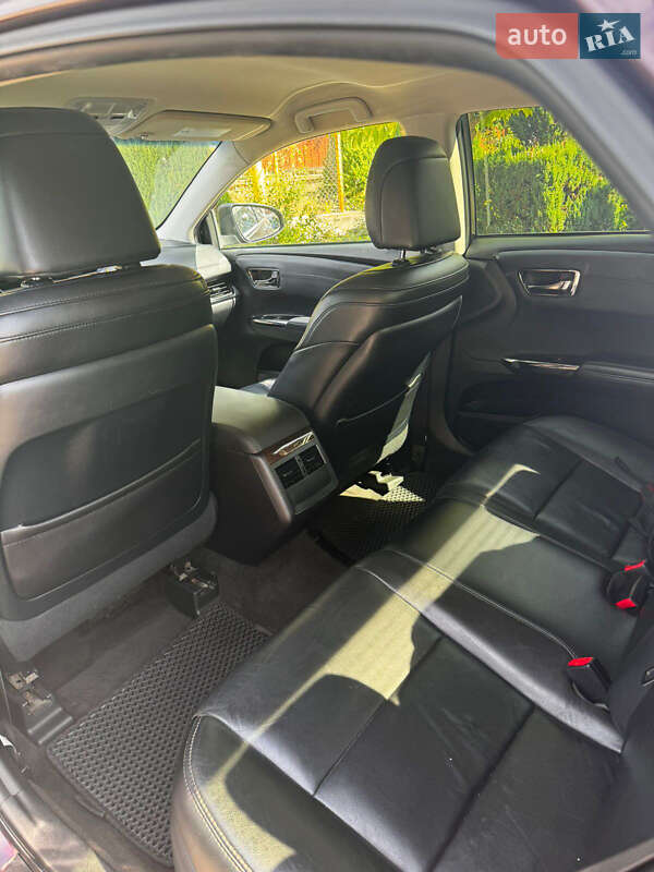 Седан Toyota Avalon 2015 в Ужгороде