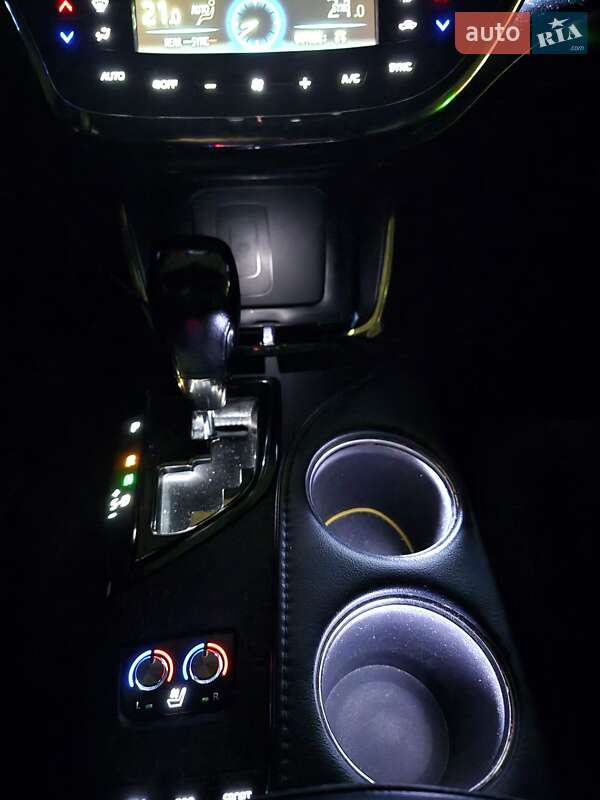 Седан Toyota Avalon 2018 в Киеве