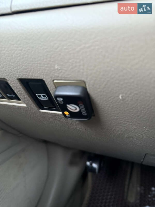 Седан Toyota Avalon 2005 в Кропивницком