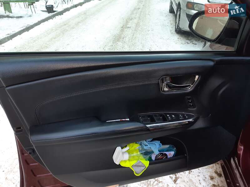 Седан Toyota Avalon 2013 в Киеве