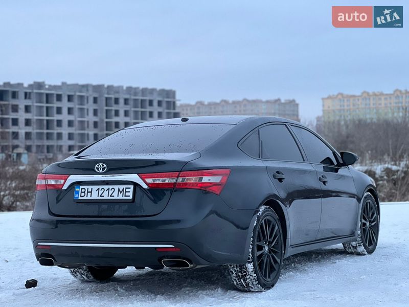 Седан Toyota Avalon 2016 в Киеве