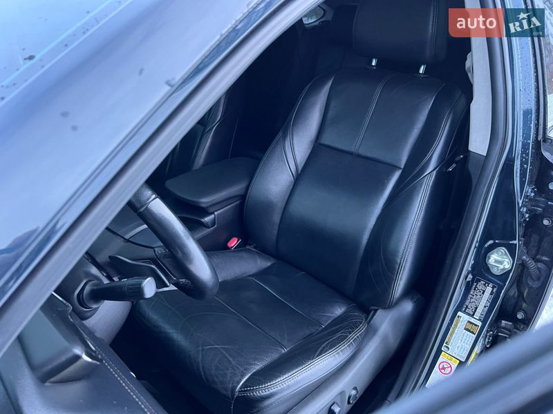 Седан Toyota Avalon 2016 в Киеве