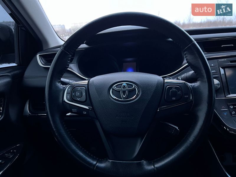Седан Toyota Avalon 2016 в Киеве