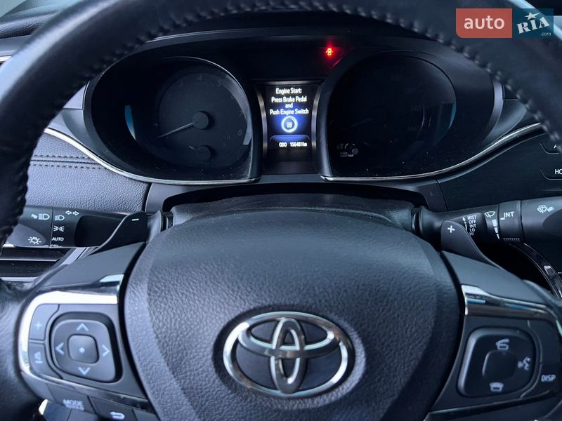 Седан Toyota Avalon 2016 в Киеве