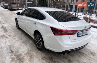 Седан Toyota Avalon 2015 в Ирпене