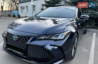 Седан Toyota Avalon 2018 в Виннице