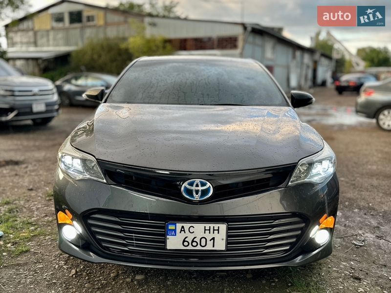 Седан Toyota Avalon 2013 в Ивано-Франковске