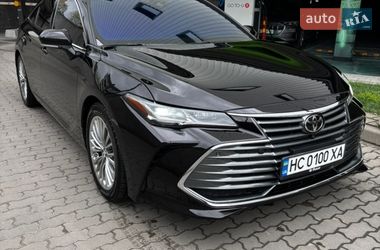 Седан Toyota Avalon 2018 в Львові