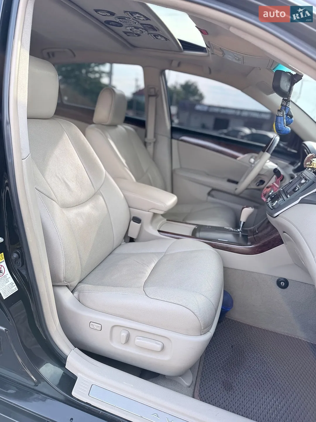 2010 Toyota Avalon - мініатюра 19