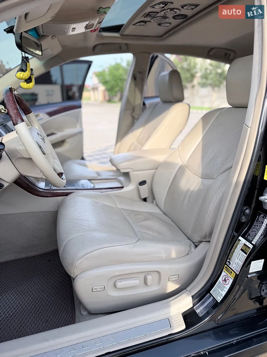 2010 Toyota Avalon - мініатюра 25