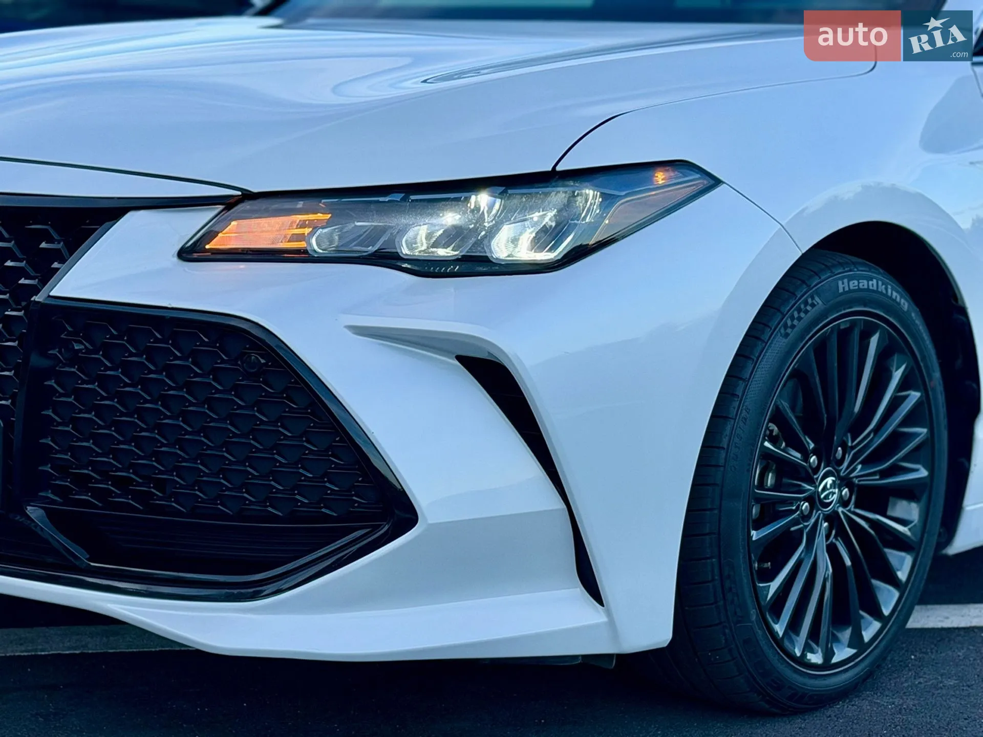 2019 Toyota Avalon - мініатюра 3