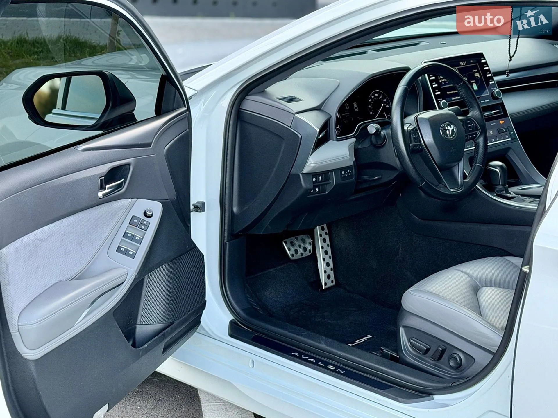 2019 Toyota Avalon - мініатюра 11