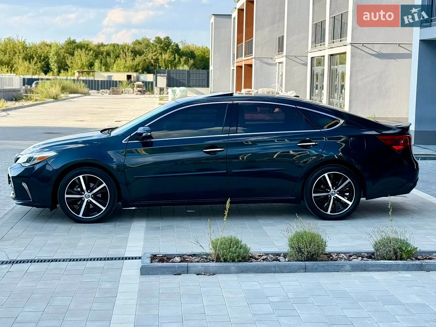 2016 Toyota Avalon - мініатюра 19