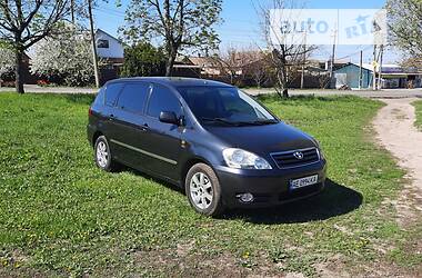 Мінівен Toyota Avensis Verso 2001 в Нікополі