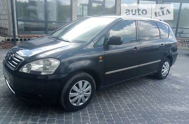 Мінівен Toyota Avensis Verso 2002 в 