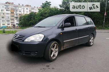 Універсал Toyota Avensis Verso 2004 в 