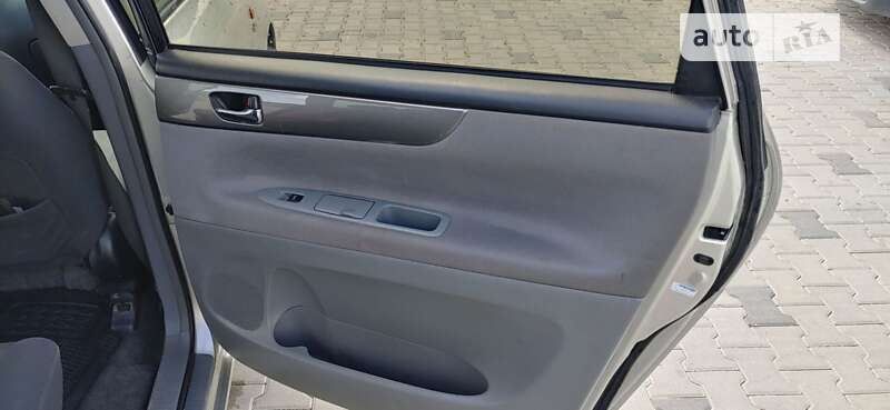 Минивэн Toyota Avensis Verso 2001 в Яворове