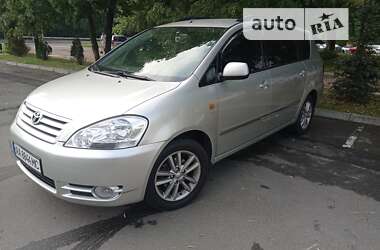 Мінівен Toyota Avensis Verso 2003 в Києві