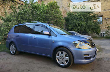 Минивэн Toyota Avensis Verso 2004 в Одессе