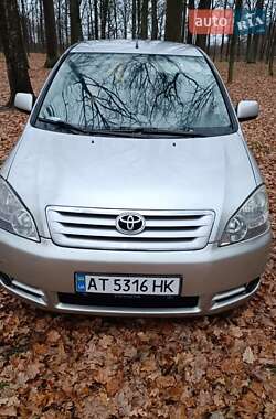 Минивэн Toyota Avensis Verso 2002 в Луцке