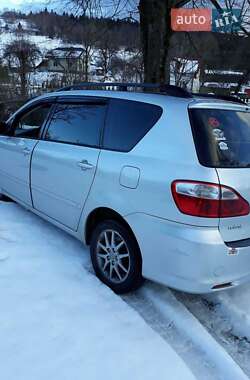 Мінівен Toyota Avensis Verso 2004 в Балті