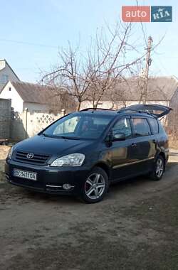 Мінівен Toyota Avensis Verso 2002 в Жовкві