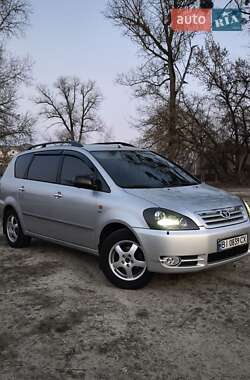 Минивэн Toyota Avensis Verso 2003 в Полтаве