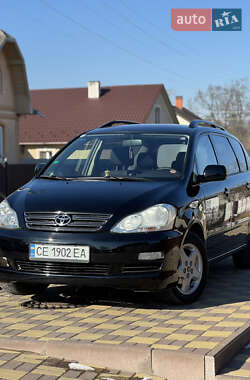 Мінівен Toyota Avensis Verso 2004 в Чернівцях