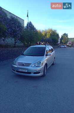 Мінівен Toyota Avensis Verso 2004 в Кременці
