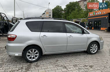 Мінівен Toyota Avensis Verso 2004 в 