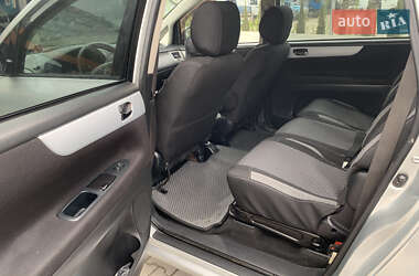 Мінівен Toyota Avensis Verso 2004 в 