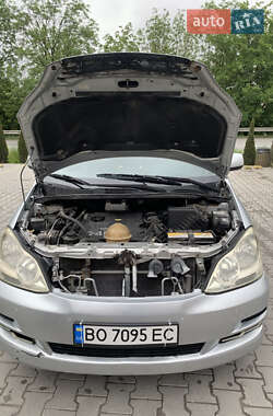 Мінівен Toyota Avensis Verso 2004 в 
