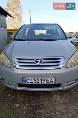 Минивэн Toyota Avensis Verso 2002 в Сторожинце
